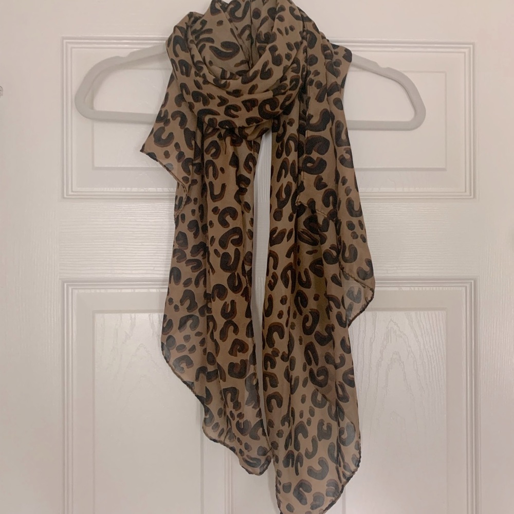 Leopard print scarf